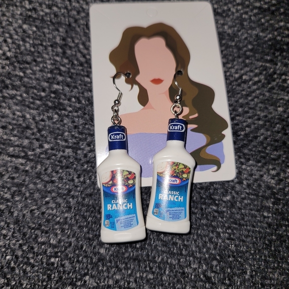 MINI BRAND EARRINGS - Picture 13 of 16